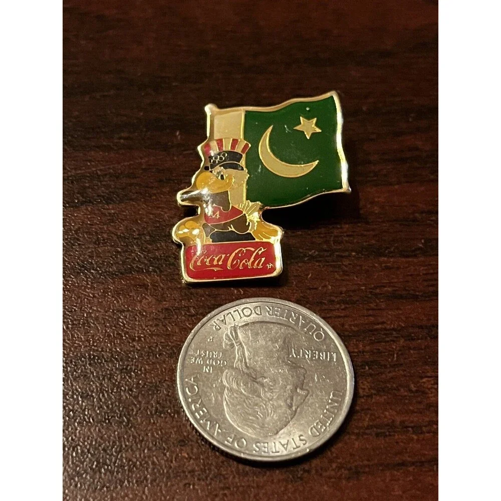 Vintage 1984 Los Angeles Olympics Coca Cola Sam Eagle Pakistan Flag Lapel Pin